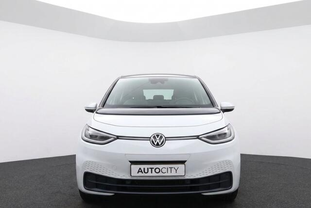 Volkswagen ID.3 Life 58 kWh 204PK | IQ.Lights | Adaptive Cruise | Stoelverwarming | Camera
