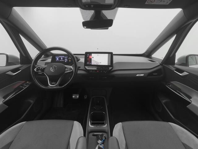 Volkswagen ID.3 First Plus 58 kWh | CAMERA | ADAPTIVE | STOEL- EN STUURVERW.
