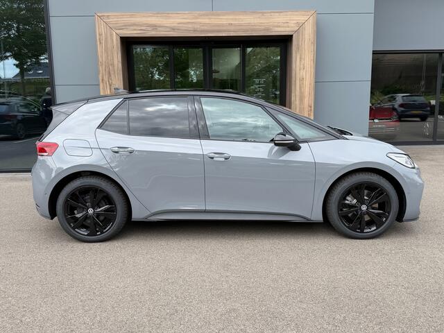 Volkswagen ID.3 Pro Limited Edition 59 kWh | Black Edition | Trekhaak | Rijklaar