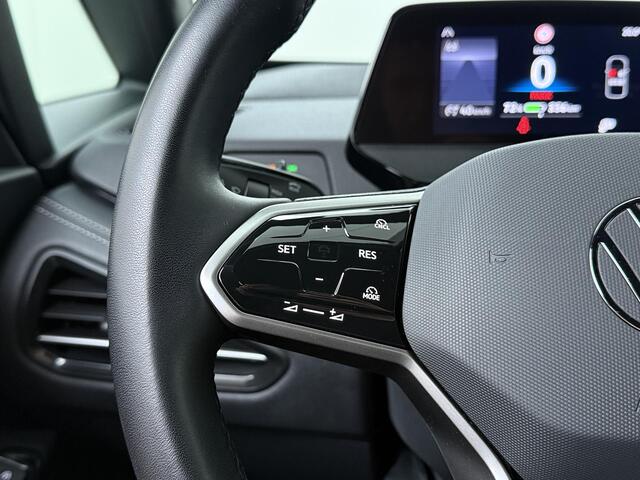 Volkswagen ID.3 Pro Business 59 kWh | 231 PK | SoH 99% | Warmtepomp | Adaptive Cruise Control | Achteruitrijcamera | Climate control | Matrix LED | Keyless Entry | Draadloze telefoonlader | Navigatiesysteem | Parkeersensoren | Sfeerverlichting | Stuur- & Stoelverwarming | Apple Carplay / Android Auto |