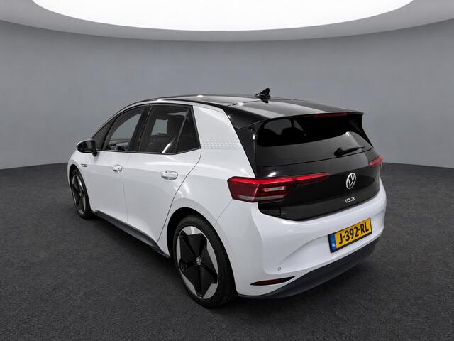 Volkswagen ID.3 First Max 58 kWh / Pano / Navigatie / Camera / LED / Lichtmetaal 20 inch / App connect /