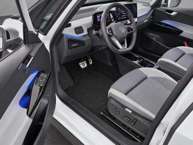 Volkswagen ID.3 First Max 58 kWh / Pano / Navigatie / Camera / LED / Lichtmetaal 20 inch / App connect /