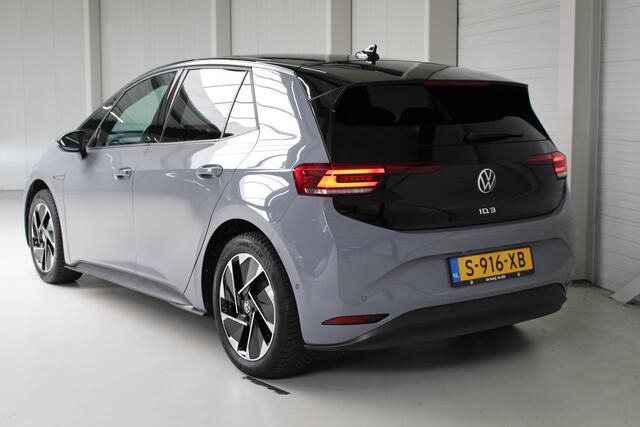 Volkswagen ID.3 Pro Edition 58 kWh Navigatie | Warmtepomp | 18" 'East Derry' | Keyless |