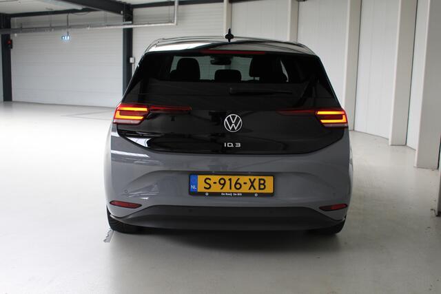 Volkswagen ID.3 Pro Edition 58 kWh Navigatie | Warmtepomp | 18" 'East Derry' | Keyless |