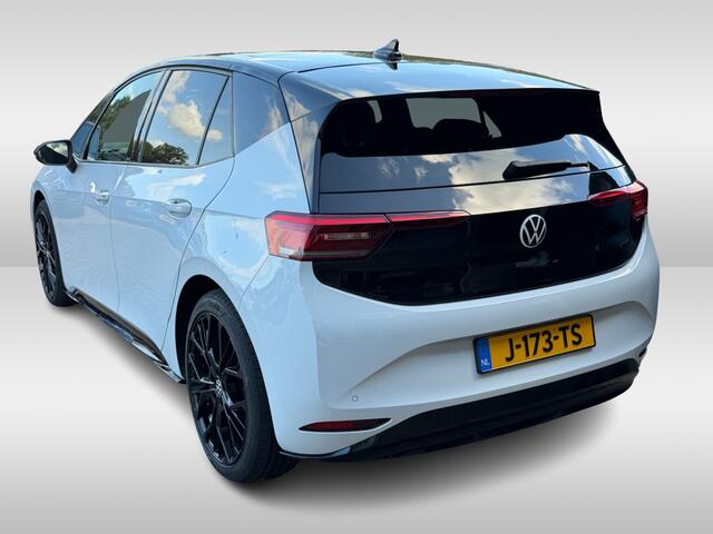 Volkswagen ID.3 First Max 58 kWh / SOH 92,3% / Full option! / Panoramadak / Camera / Head-up / Keyless / 20'' / ACC / Dodehoek / Elektr. stoelen / Massage / Navigatie / Stuurverwarming