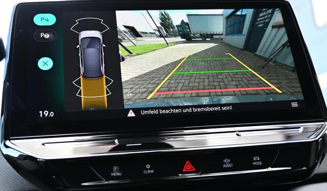 Volkswagen ID.3 Pro 59 kWh Camera, ACC, All-inn Prijs incl. 12 mnd. Bovag Garantie.