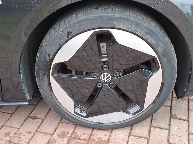 Volkswagen ID.3 204 pk First Max 58 kWh / Panoramadak / Navigatie / LED verlichting / 20"LM velgen / Camera / App-connect trans
