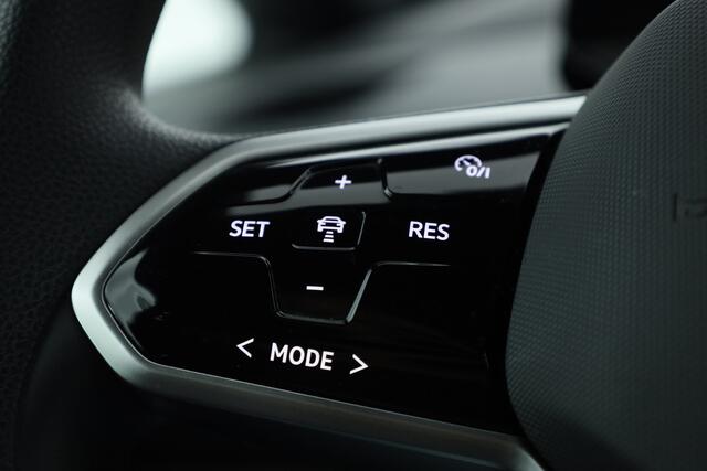 Volkswagen ID.3 Pro 58 kWh | Rijklaar! | Adapt. Cruise | Apple CarPlay | Navi | 18'' | PDC V+A | Clima |