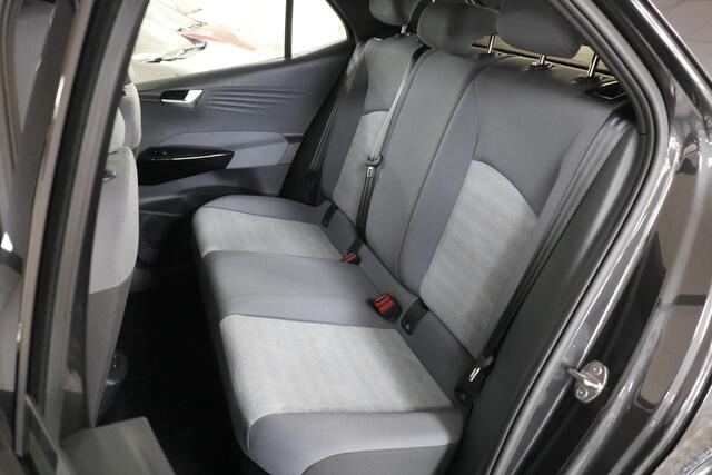Volkswagen ID.3 Pro Advantage 58 kWh ALL-Seasons | Clima | Carplay | Adaptieve Cruise.