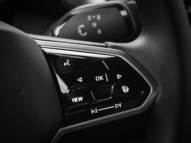 Volkswagen ID.4 Pro 77 kWh accu 210 kW / 286 pk SUV Elektr. aandrijving · Assistance pakket · Comfort pakket · Multimedia pakket · Trekhaak ·