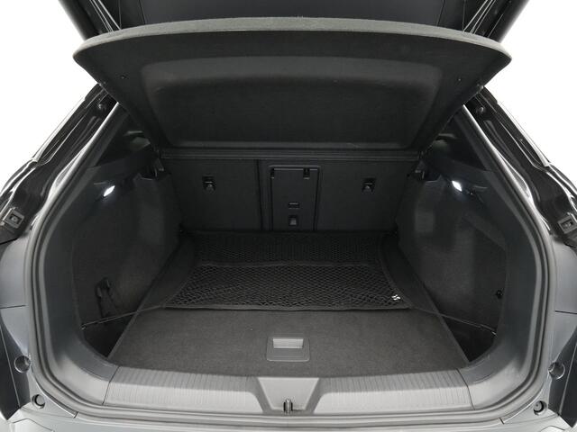 Volkswagen ID.4 First Max 77 kWh Panorama Trekhaak 360 Camera HuD Massage