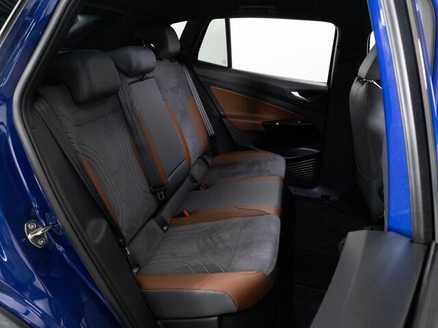 Volkswagen ID.4 First 77 kWh 204 PK | LED | Stoel & Stuurwiel Verwarming | Achteruitrijcamera |