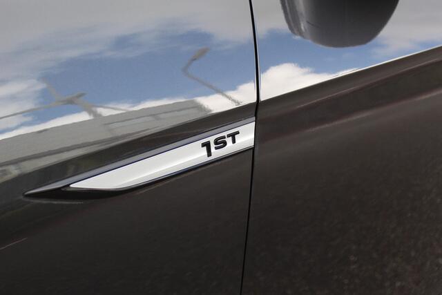 Volkswagen ID.4 Life Performance 77 kWh / NAVI / APP.Connect / CAMERA / 20"LMV / Half Leder