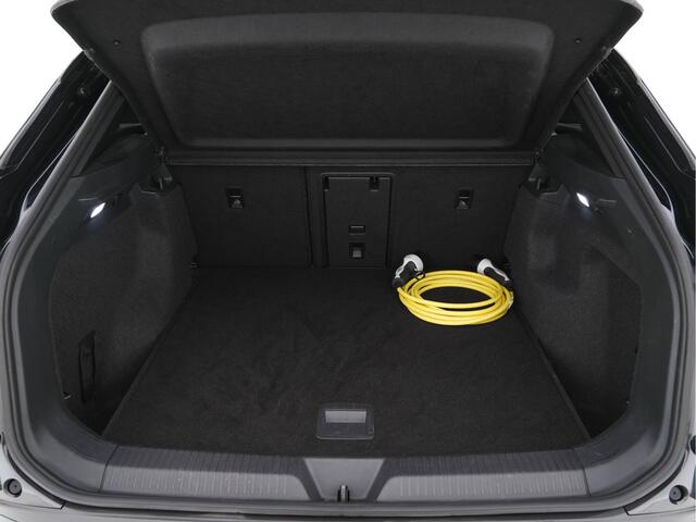 Volkswagen ID.4 Max 77 kWh 1ST-Pack [ 3-Fase ] (INCL-BTW) *PANO | HEAT-PUMP | HEAD-UP | NAVI-FULLMAP | LEATHER-ALCANTARA | FULL-LED | SURROUND-VIEW | DIGI-COCKPIT | BLIS | TOWBAR | KEYLESS | DAB+ | AMBIENT-LIGHT | ERGONOMIC-COMFORTSEATS |