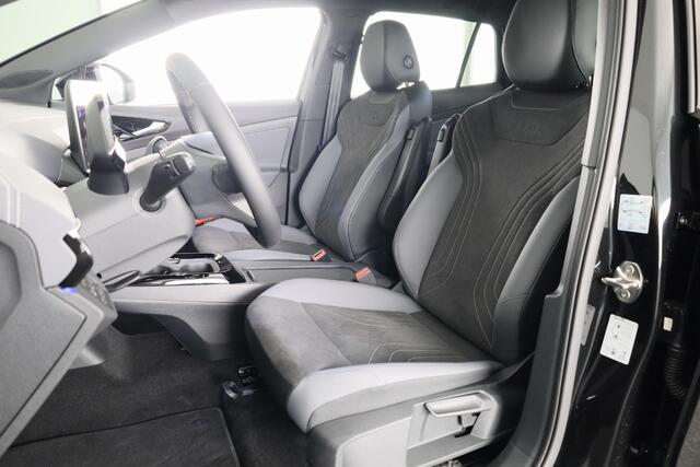 Volkswagen ID.4 Pro Business 77 kWh | 21"inch LM Velgen | Achteruitrijcamera | Led matrix | Navigatie |