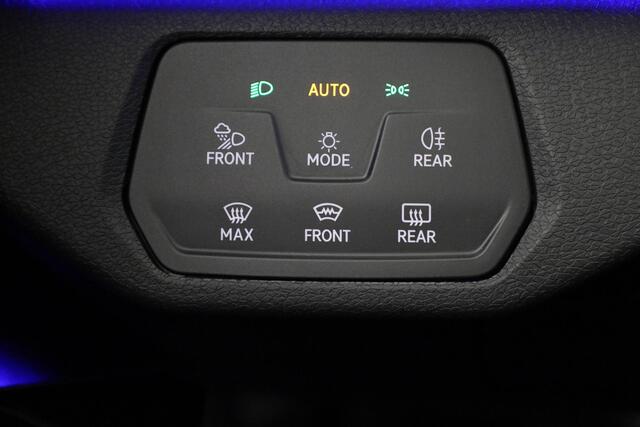 Volkswagen ID.4 Pro Business 77 kWh | 21"inch LM Velgen | Achteruitrijcamera | Led matrix | Navigatie |