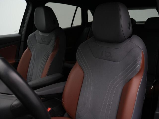 Volkswagen ID.4 Life 77 kWh 204 pk | Trekhaak | Leder/alcantara | Achteruitrijcamera | Navigatie | Stoelverwarming