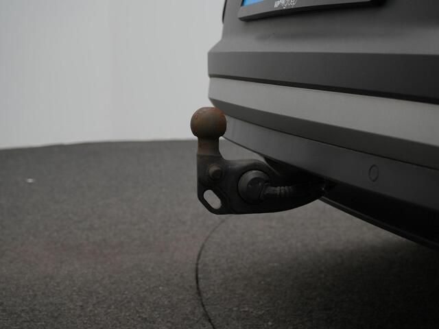 Volkswagen ID.4 Life 77 kWh 204 pk | Trekhaak | Leder/alcantara | Achteruitrijcamera | Navigatie | Stoelverwarming