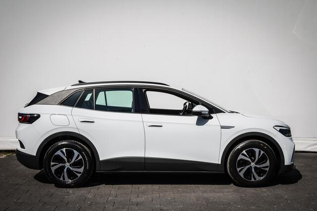 Volkswagen ID.4 Pure 52 kWh Navigatie/ Carplay/ Stoel-stuurverwarming/ Adapt. cruise/ Pdc/ Soh 95%