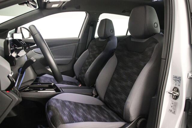 Volkswagen ID.4 Pro 204pk Automaat Trekhaak, Adaptive cruise control, Navigatie, Parkeersensoren, LED koplampen, Stoelverwarming, Airco, App connect, DAB, Radio