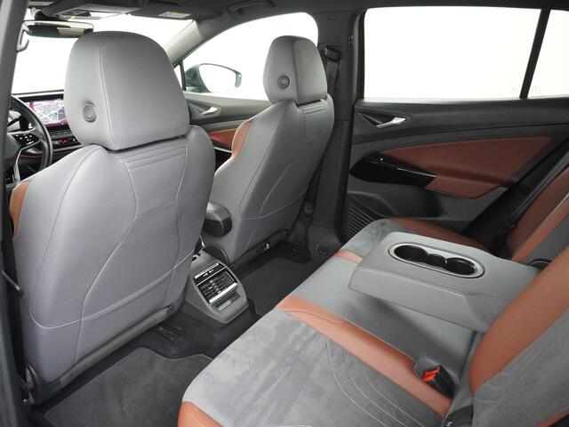 Volkswagen ID.4 MAX 77kWh 204PK Trekhaak Warmtepomp Adap.Cruise Apple Carplay/Android Auto Navi Ecc Pdc Head-Up Display DAB Keyless Matrix Led Koplampen Lmv 20" Wifi Stoelverwarming Rijstrooksensor Geluidsisolerend glas Connected services Draadloze telefoonlader Verkeers