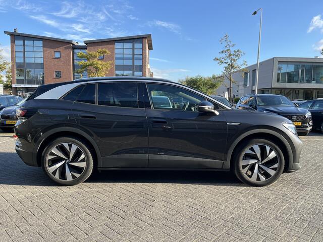 Volkswagen ID.4 First 77 kWh 204pk Navigatie / 20"LM Velgen / Camera / Parkeersensoren / Leder-Alcantara