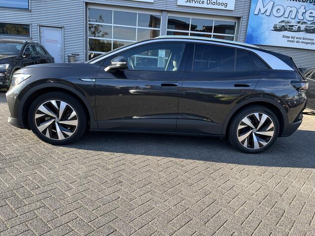 Volkswagen ID.4 First 77 kWh 204pk Navigatie / 20"LM Velgen / Camera / Parkeersensoren / Leder-Alcantara
