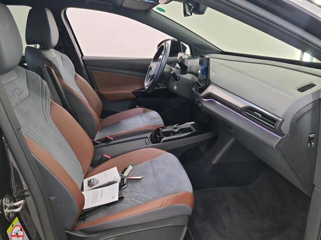 Volkswagen ID.4 First 77 kWh | Stoelverwarming | Stuurverwarming | Trekhaak | Warmtepomp | Adaptive Cruise Control | Navigatie | Apple Carplay | Keyless | Camera | Parkersensoren |
