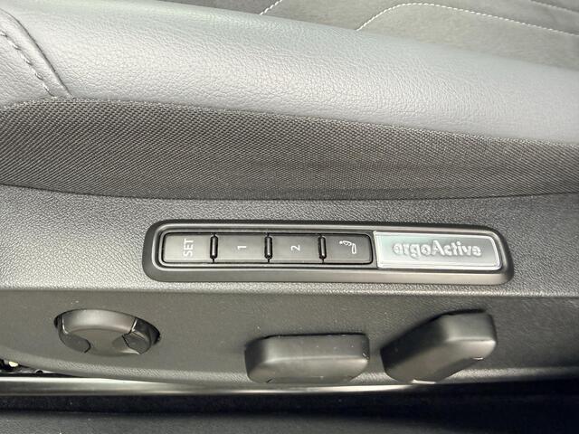 Volkswagen ID.4 Pro 77 kWh Full Options | Leer | Pano dak | El. Trekhaak |