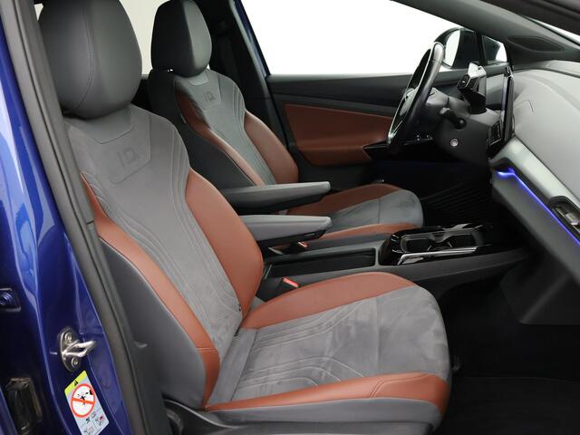 Volkswagen ID.4 FIRST 77 kWh 1st + 20 INCH LMV | TREKHAAK | CAMERA | SFEERVERLICHTING | ADAPTIVE CRUISE | STOELVERW.