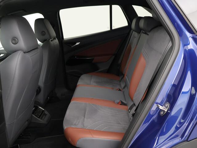 Volkswagen ID.4 FIRST 77 kWh 1st + 20 INCH LMV | TREKHAAK | CAMERA | SFEERVERLICHTING | ADAPTIVE CRUISE | STOELVERW.