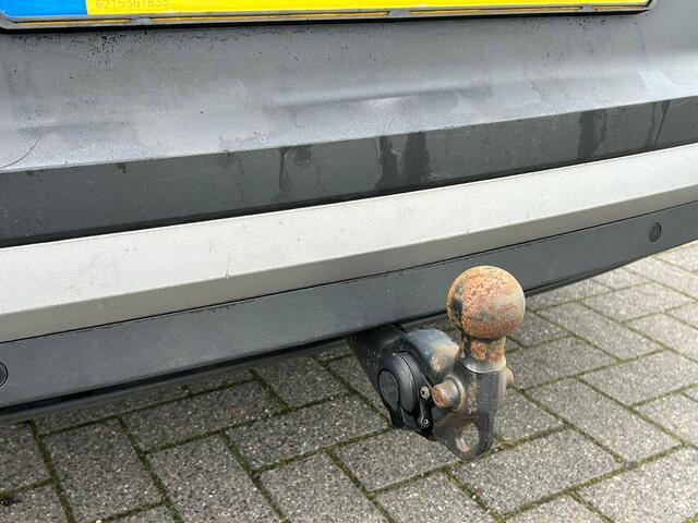 Volkswagen ID.4 First 77kWh Adap.Cruise Camera Trekhaak Pdc Android Auto Apple Carplay Stoelverwarming Navi Ecc Mirrorlink Privacy Glas Lmv Keyless DAB Origineel Nederlandse Auto 1.000KG Trekgewicht