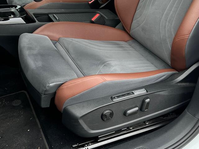 Volkswagen ID.4 First Max 77 kWh 204pk Panoramadak 360 Camera / Panoramadak