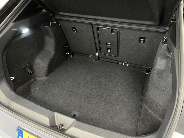 Volkswagen ID.4 First 77 kWh | SOH 92% | Stoelverwarming | ACC | Voorruitverwarming |