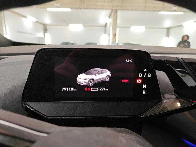 Volkswagen ID.4 First 77 kWh 204PK / Zwart dak / Achteruitrijcamera / 20" LMV / LED / Stoelverwarming / App-Connect