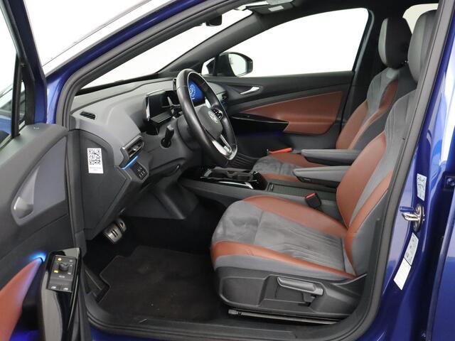 Volkswagen ID.4 First 77 kWh | Trekhaak | Stoel & stuurverwarming | Adaptive cruise | Camera | Carplay | Half leder | Navigatie | 20'' | Full LED | Keyless | Climate control | Sfeerverlichting