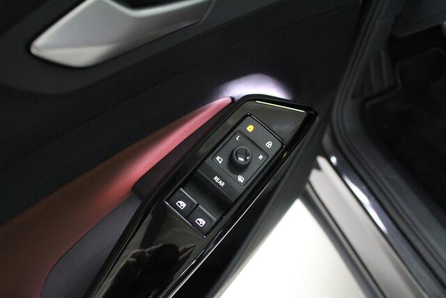 Volkswagen ID.4 First 77 kWh 150kW / 204PK Navigatie | DAB | Grootlicht Assistent | PODC Voor en achter