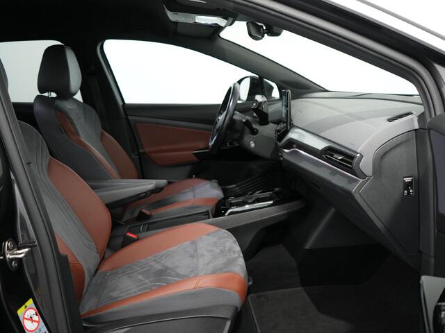 Volkswagen ID.4 First 77 kWh IQ Drive | Camera | ACC | Stoel- en stuurwielverwarming