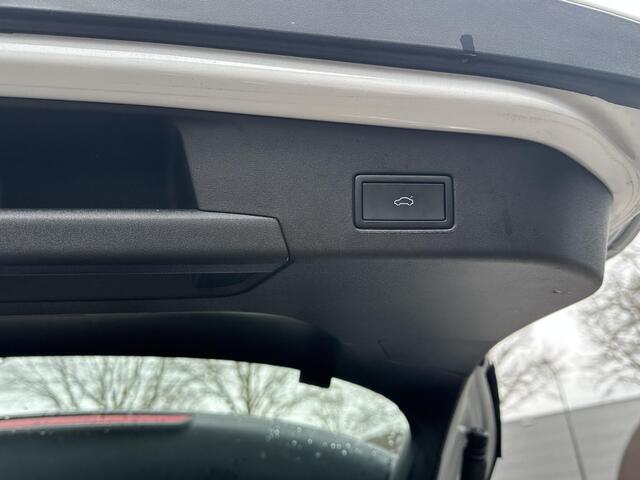 Volkswagen ID.4 GTX Advantage 4Motion 77 kWh 300PK | SOH 90% | WARMTEPOMP | 20 INCH | TREKHAK ELEKTRISCH UITKLAPBAAR | ACC CRUISE CONTROLE | STOEL + STUURWIELVERWARMING | MATRIX-LED-KOPLAMP (IQ.LIGHT) | RIJKLAAR GELEVERD MET 12 MND BOVAG GARANTIE