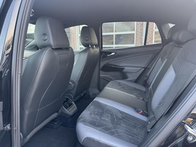 Volkswagen ID.4 Pro 77 kWh / SoH 93,3% / Trekhaak / Camera / Sfeerverlichting / CarPlay / 20'' / Keyless / Navigatie / DAB / Stuur+Stoelverwarming / ACC
