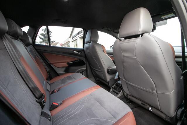 Volkswagen ID.4 First 77 kWh | SOH 92% | Camera | Carplay |