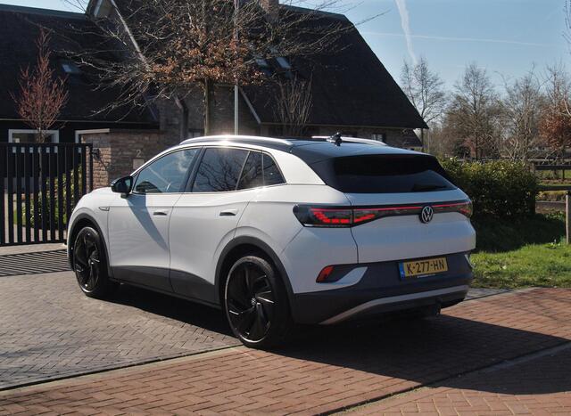 Volkswagen ID.4 Max 77 kWh | Panoramadak | Camera | Sfeerverlichting | Trekhaak | Apple Carplay |