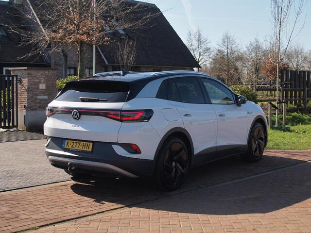 Volkswagen ID.4 Max 77 kWh | Panoramadak | Camera | Sfeerverlichting | Trekhaak | Apple Carplay |