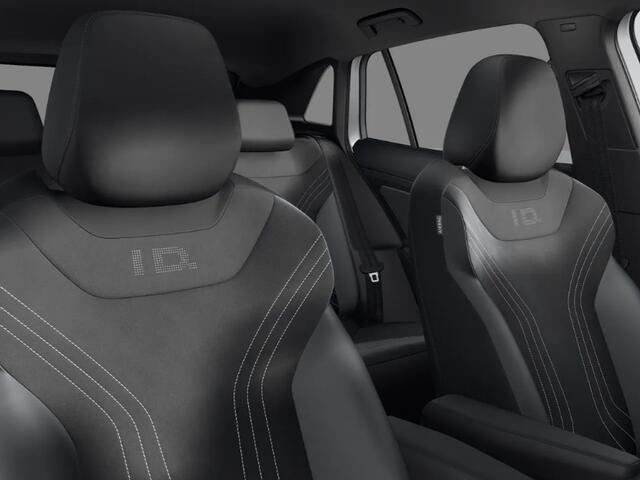 Volkswagen ID.4 Limited Edition 58 kWh accu 190 PK · Achteruitrijcamera · Draadloze telefoonlader · Trekhaak, elektrisch uitklapbaar · Voorraad OUTLET · Prijs is inclusief inruilpremie ·