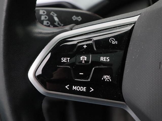 Volkswagen ID.4 Max 77 kWh 204 Pk | Panoramadak | 360° Camera | Stoel/Stuur Verwarming | Adaptive Cruise | CarPlay | 21 Inch | 92.382 Km !!