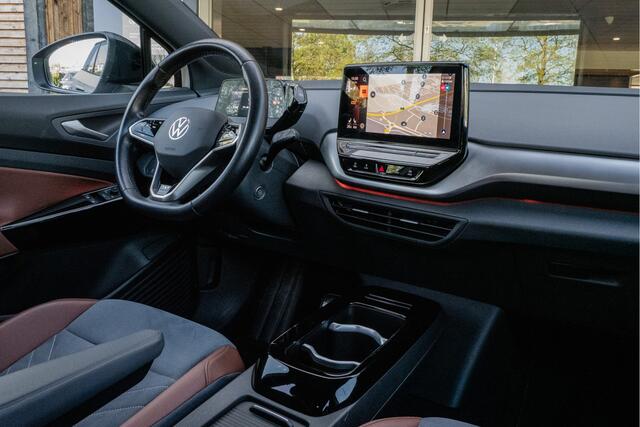 Volkswagen ID.4 First Pro 77 kWh SOH 90% Trekhaak/ Stoel-stuurverwarming/ Camera/ Navigatie/ Carplay/ Sfeerverlichting/ Full led/ 20" Lmv