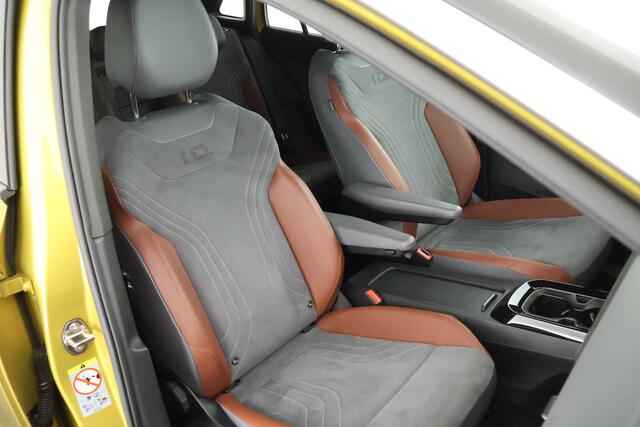 Volkswagen ID.4 First 204pk 77 kWh SOH 90% Trekhaak Camera Navigatie Stoelverwarming