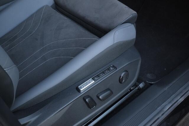 Volkswagen ID.4 Pro 210 kW Goal | Trekhaak | 360 Camera | El stoelen |