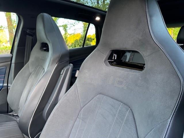 Volkswagen ID.4 GTX 300PK 77kWh SOH 90%/4MOTION/Warmtepomp/Trekhaak/Pano/360Camera/Garantie