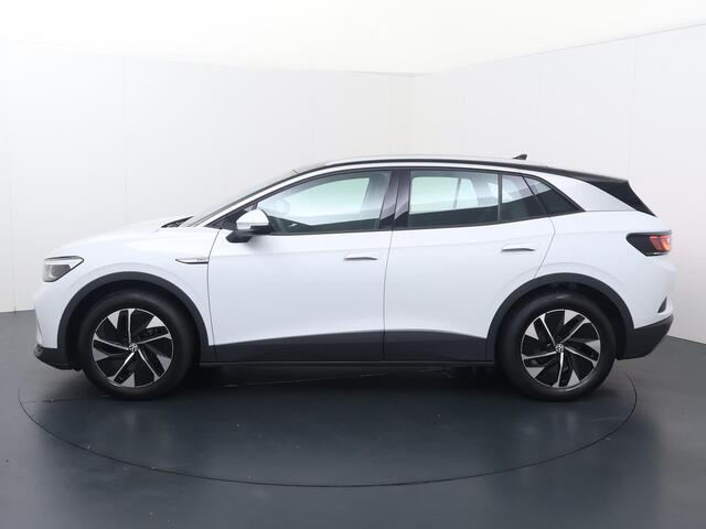 Volkswagen ID.4 Pro 77 kWh | 204 PK | SoH 92% | Trekhaak wegklapbaar | Warmtepomp | Parkeersensoren | Apple Carplay/Android Auto | 19" LM velgen |